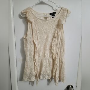 Lace Sleeveless Blouse in Cream